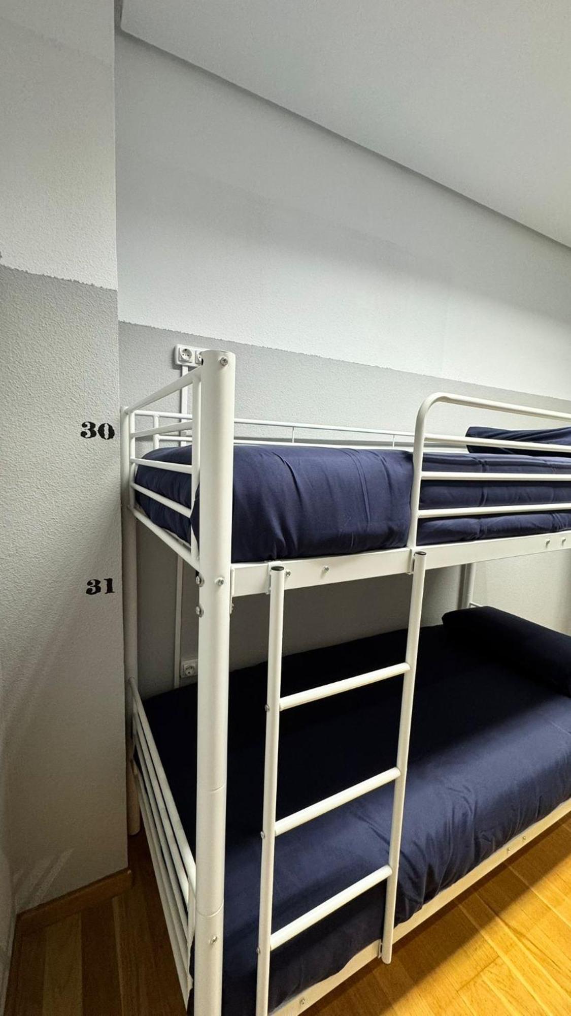 Hostel Puerta Del Angel مدريد المظهر الخارجي الصورة