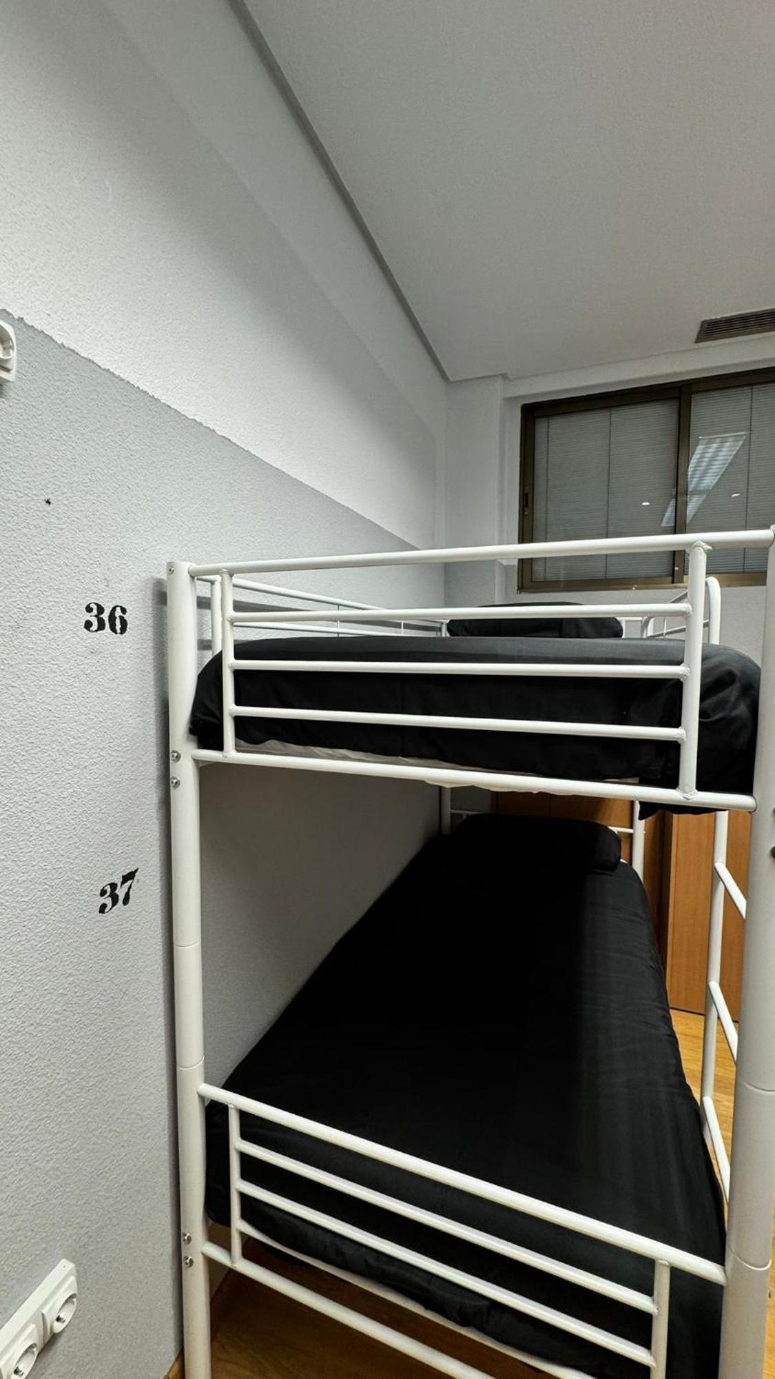 Hostel Puerta Del Angel مدريد المظهر الخارجي الصورة