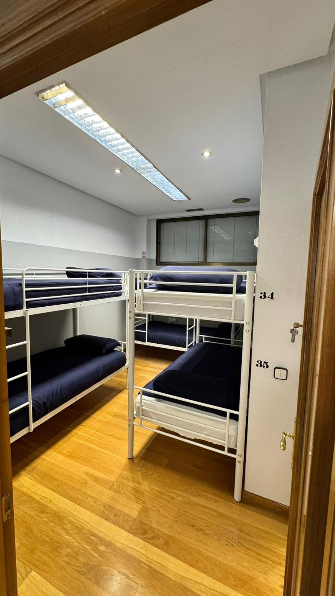 Hostel Puerta Del Angel مدريد المظهر الخارجي الصورة