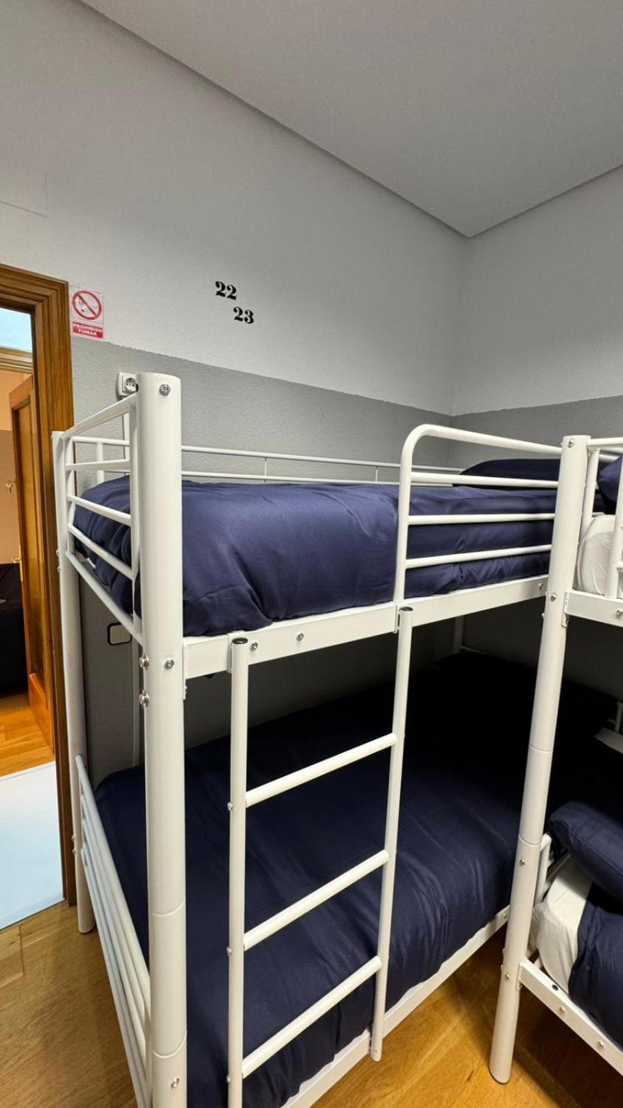 Hostel Puerta Del Angel مدريد المظهر الخارجي الصورة