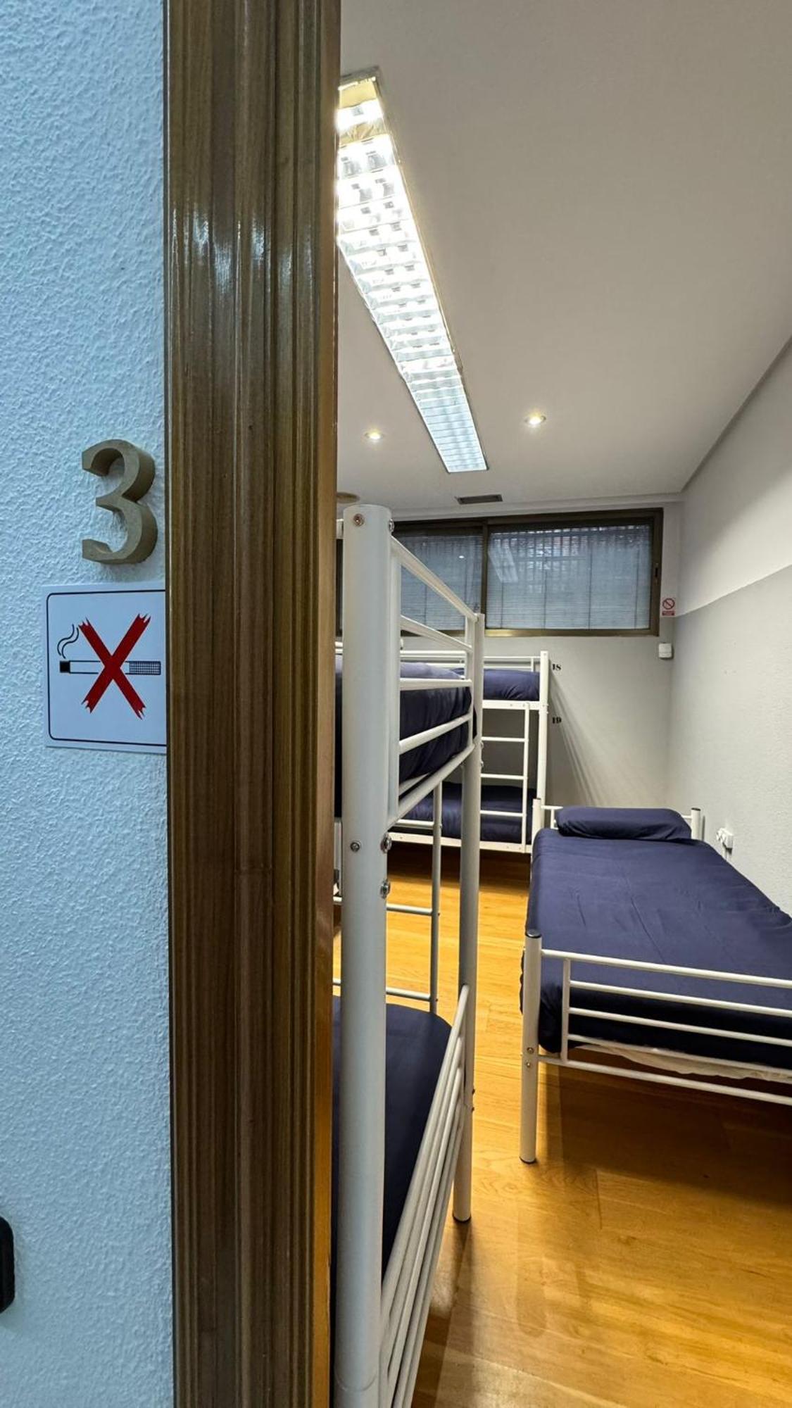 Hostel Puerta Del Angel مدريد المظهر الخارجي الصورة