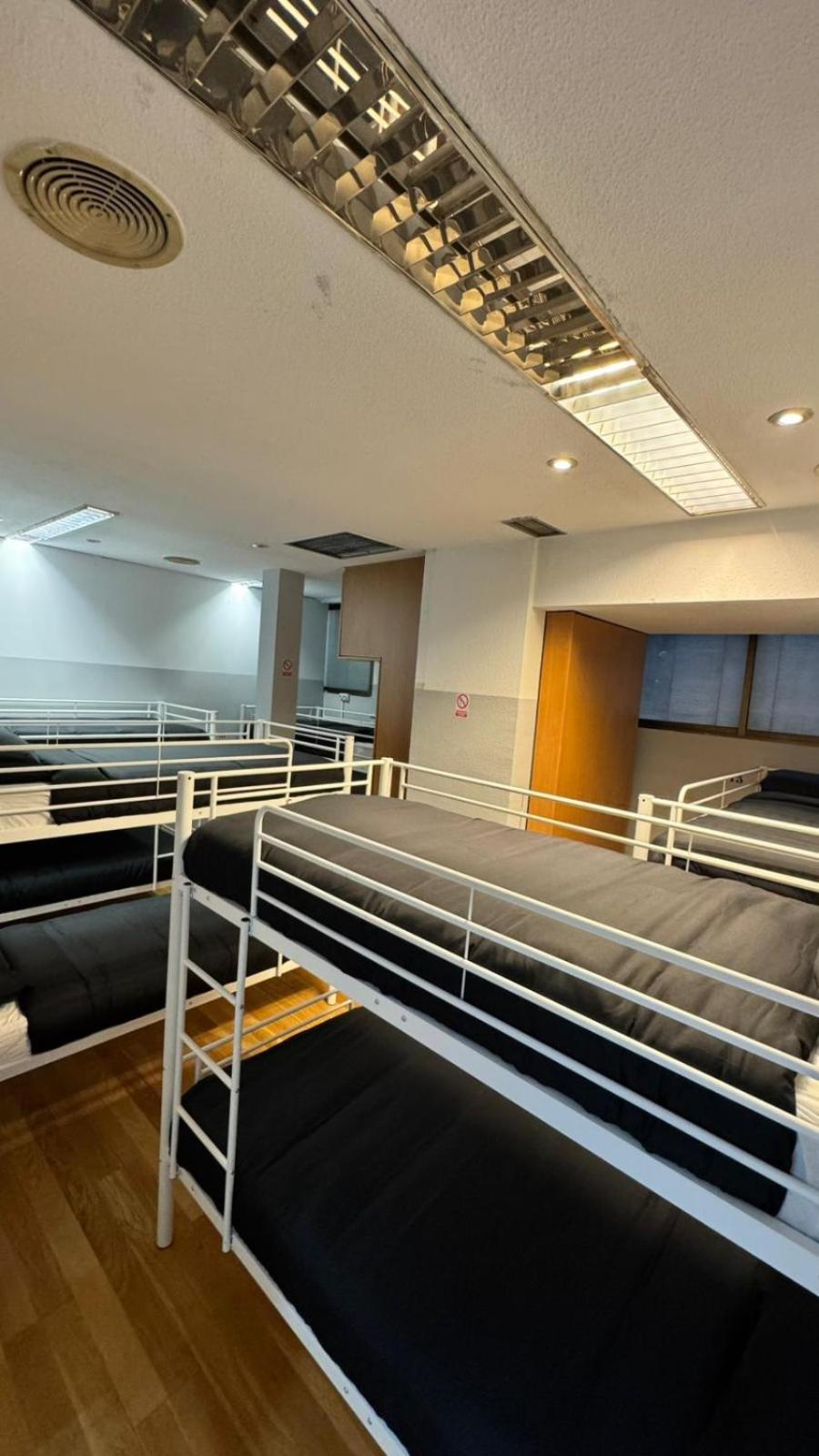 Hostel Puerta Del Angel مدريد المظهر الخارجي الصورة