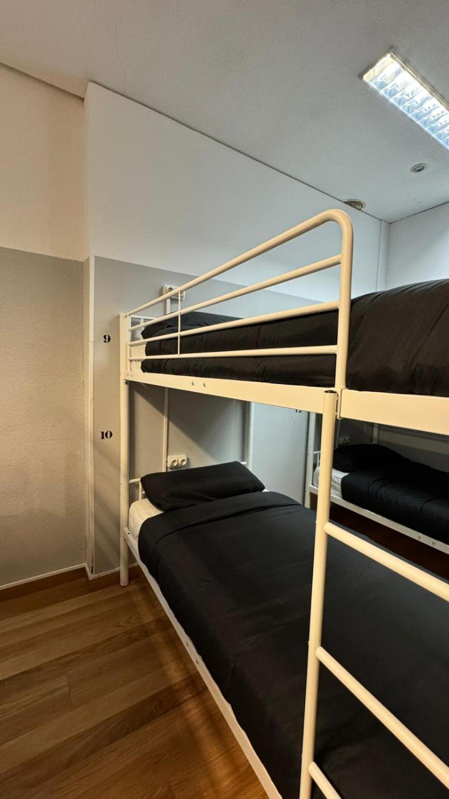 Hostel Puerta Del Angel مدريد المظهر الخارجي الصورة