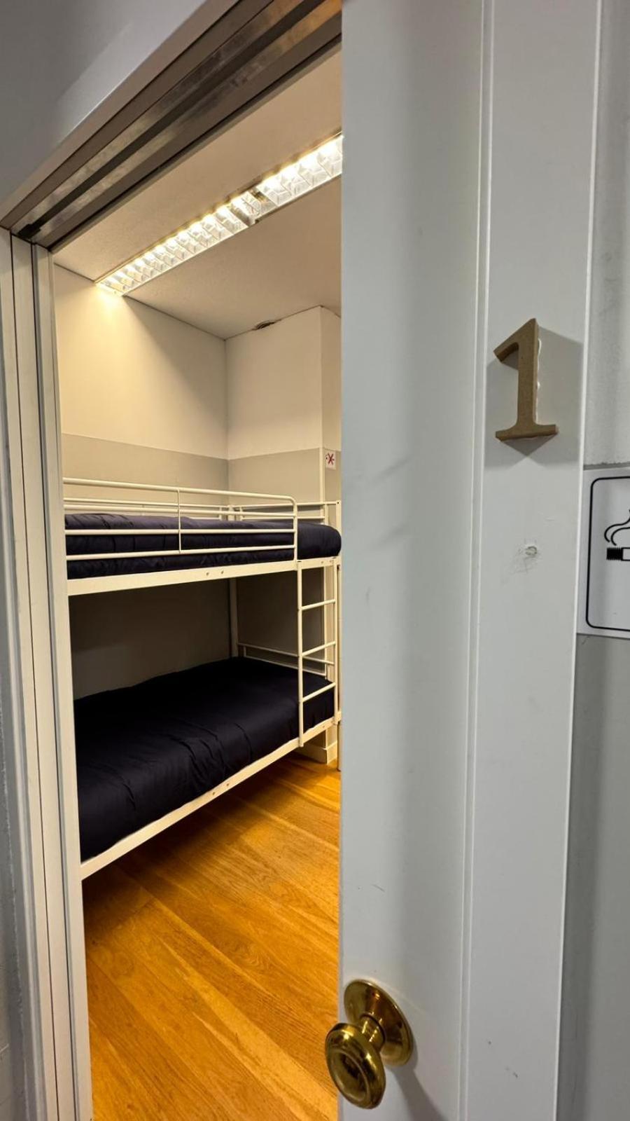 Hostel Puerta Del Angel مدريد المظهر الخارجي الصورة