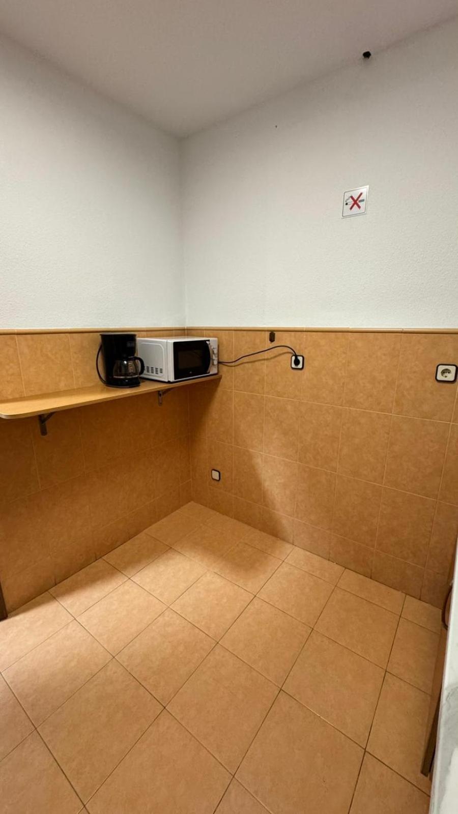 Hostel Puerta Del Angel مدريد المظهر الخارجي الصورة