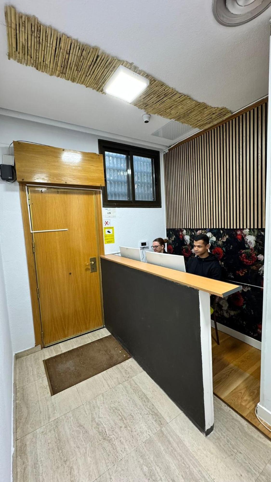 Hostel Puerta Del Angel مدريد المظهر الخارجي الصورة