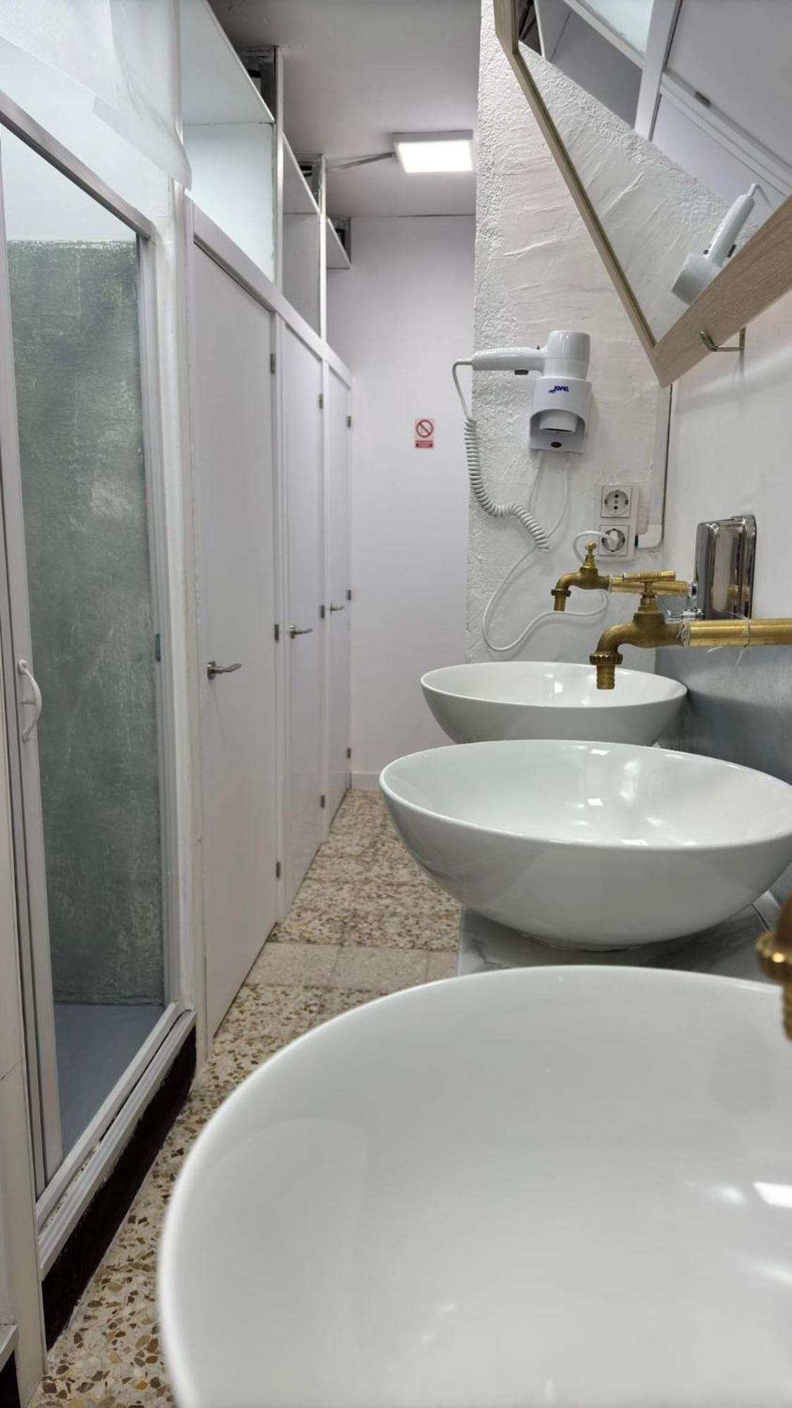 Hostel Puerta Del Angel مدريد المظهر الخارجي الصورة